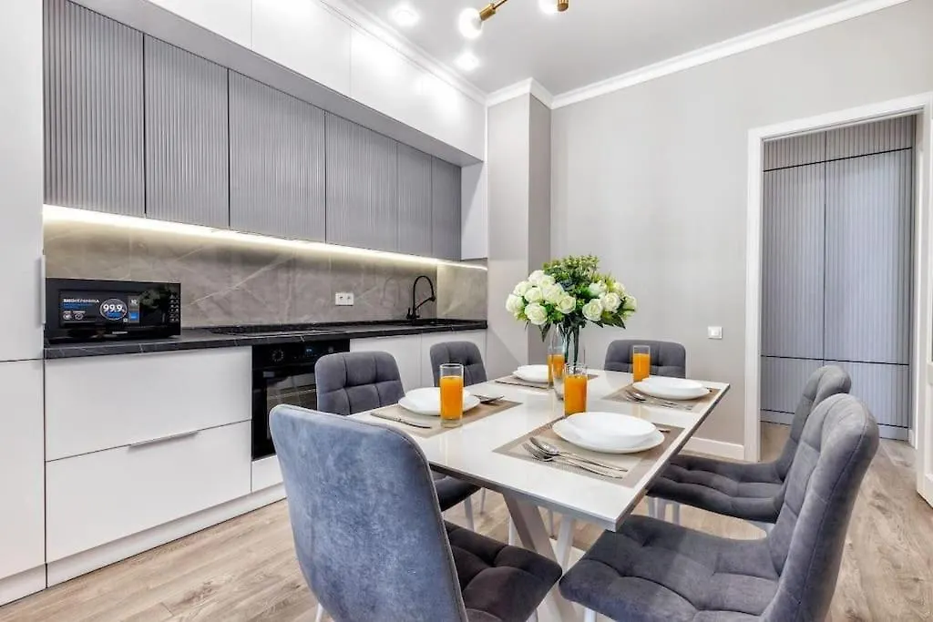 Двухкомнатные Аппартаменты Вдохновение В Центре Столицы Nur-Sultan  Apartment
